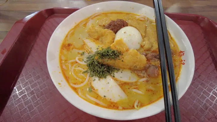 Best LAKSA (spicy noodle) at Geylang Bahru Market & Food Centre