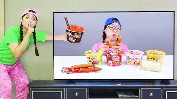 Mukbang Fire Spicy Noodle Tteokbokki 불닭볶음면 떡볶이 TV 속 편의점 음식 먹방 DONA 도나