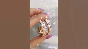Массивные серьги из качественного бижутерного сплава с фианитами.