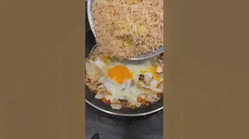 No time to cook dinner? Eat this mixed noodles 😋#shortvideo #spicy #easy #noodles